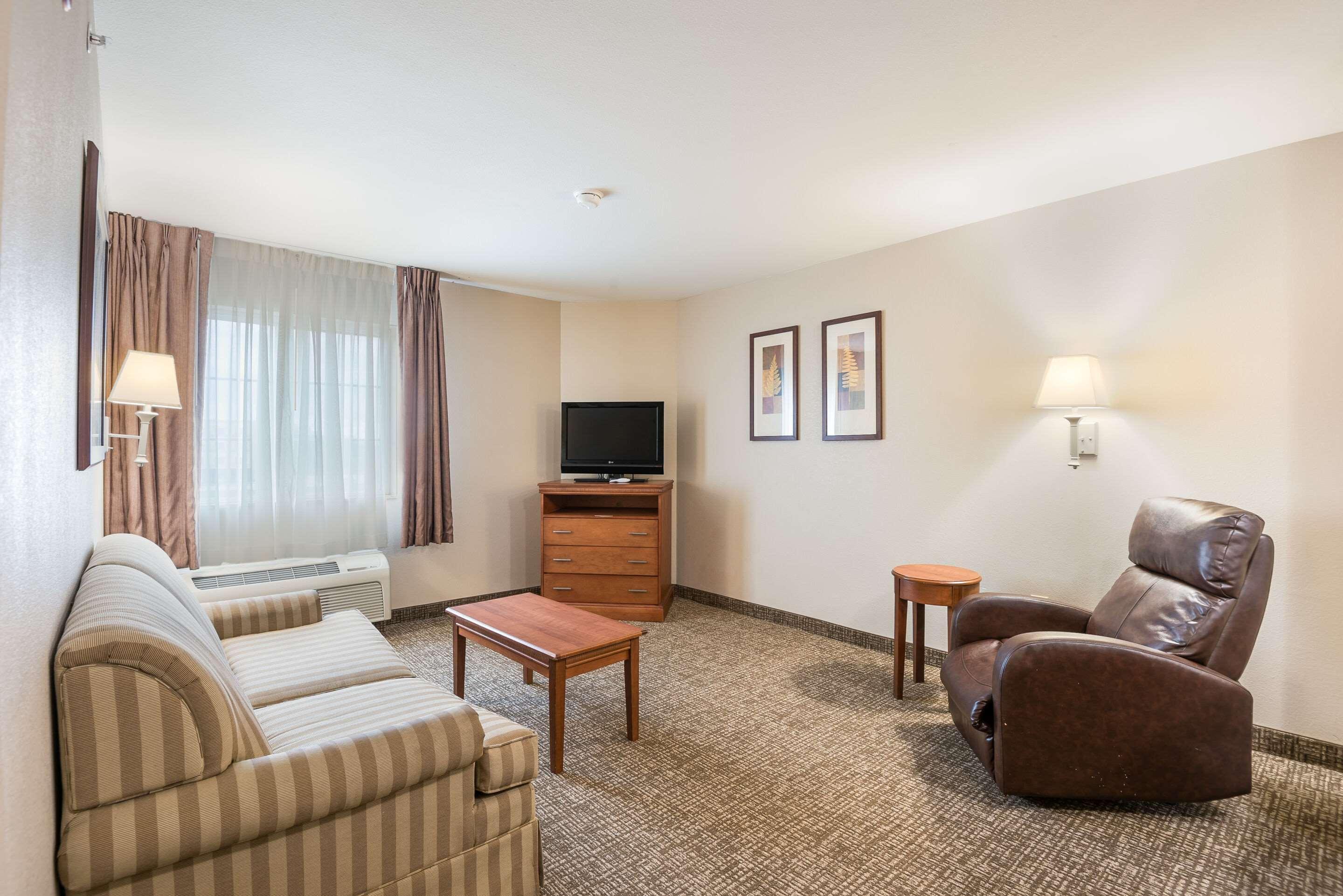 Suburban Extended Stay Hotel Waterloo - Cedar Falls - Cedar Valley Bagian luar foto