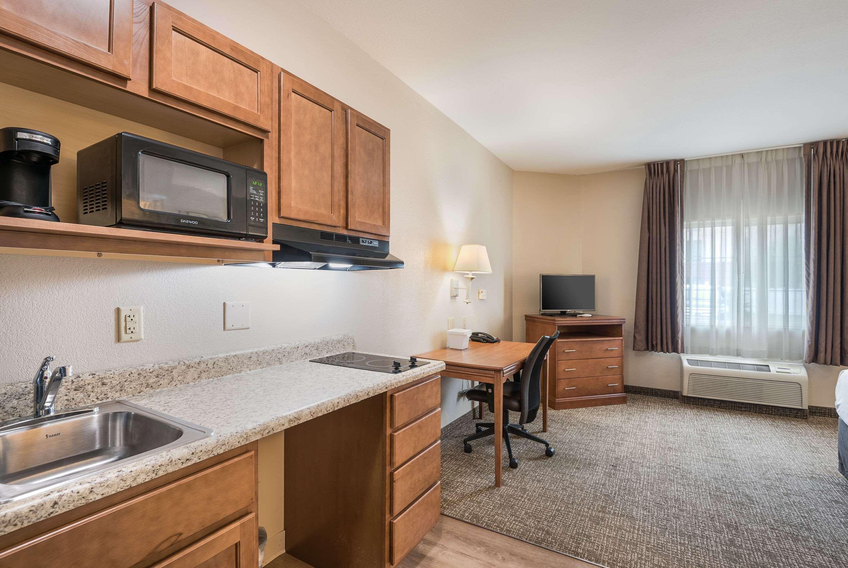 Suburban Extended Stay Hotel Waterloo - Cedar Falls - Cedar Valley Bagian luar foto