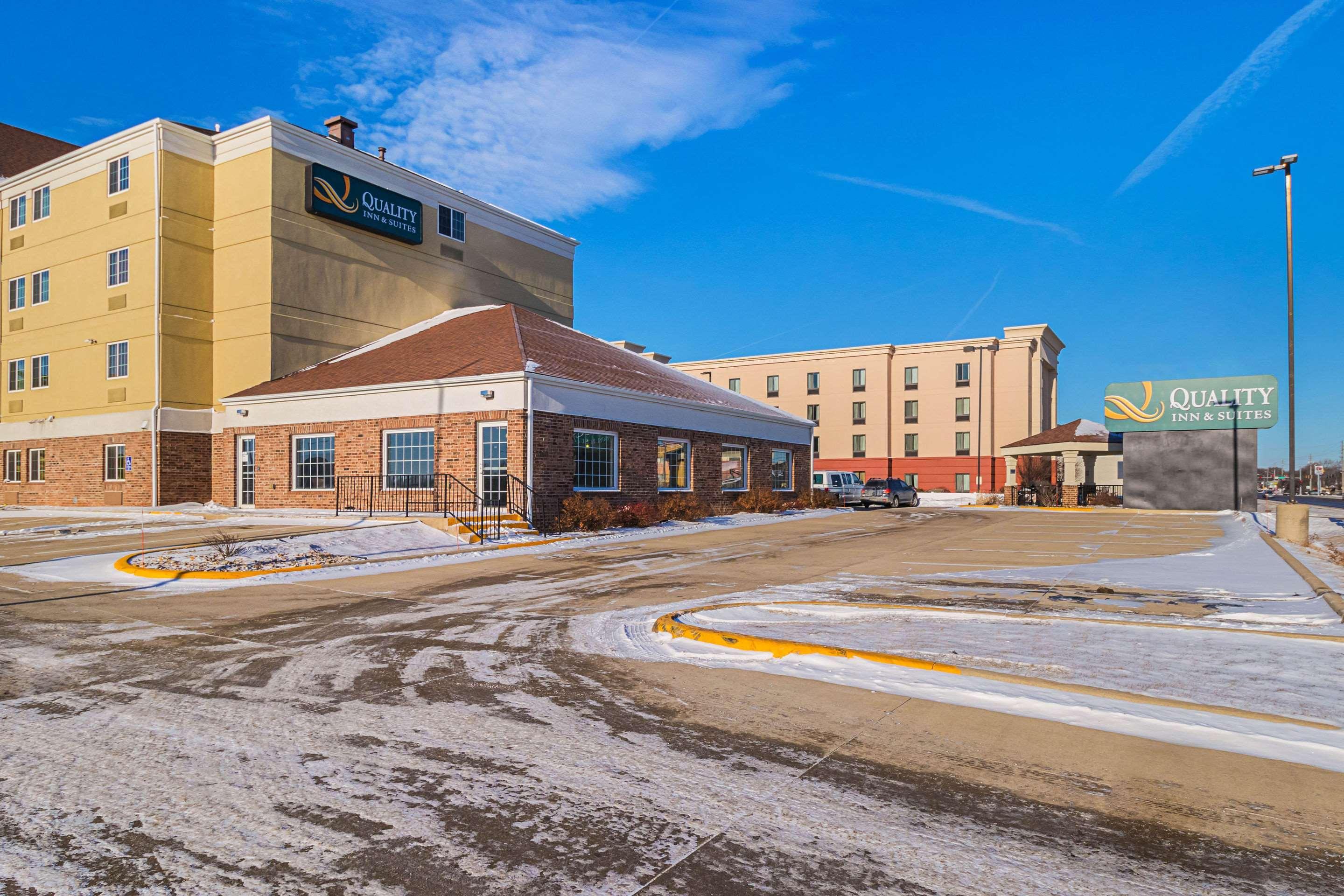 Suburban Extended Stay Hotel Waterloo - Cedar Falls - Cedar Valley Bagian luar foto