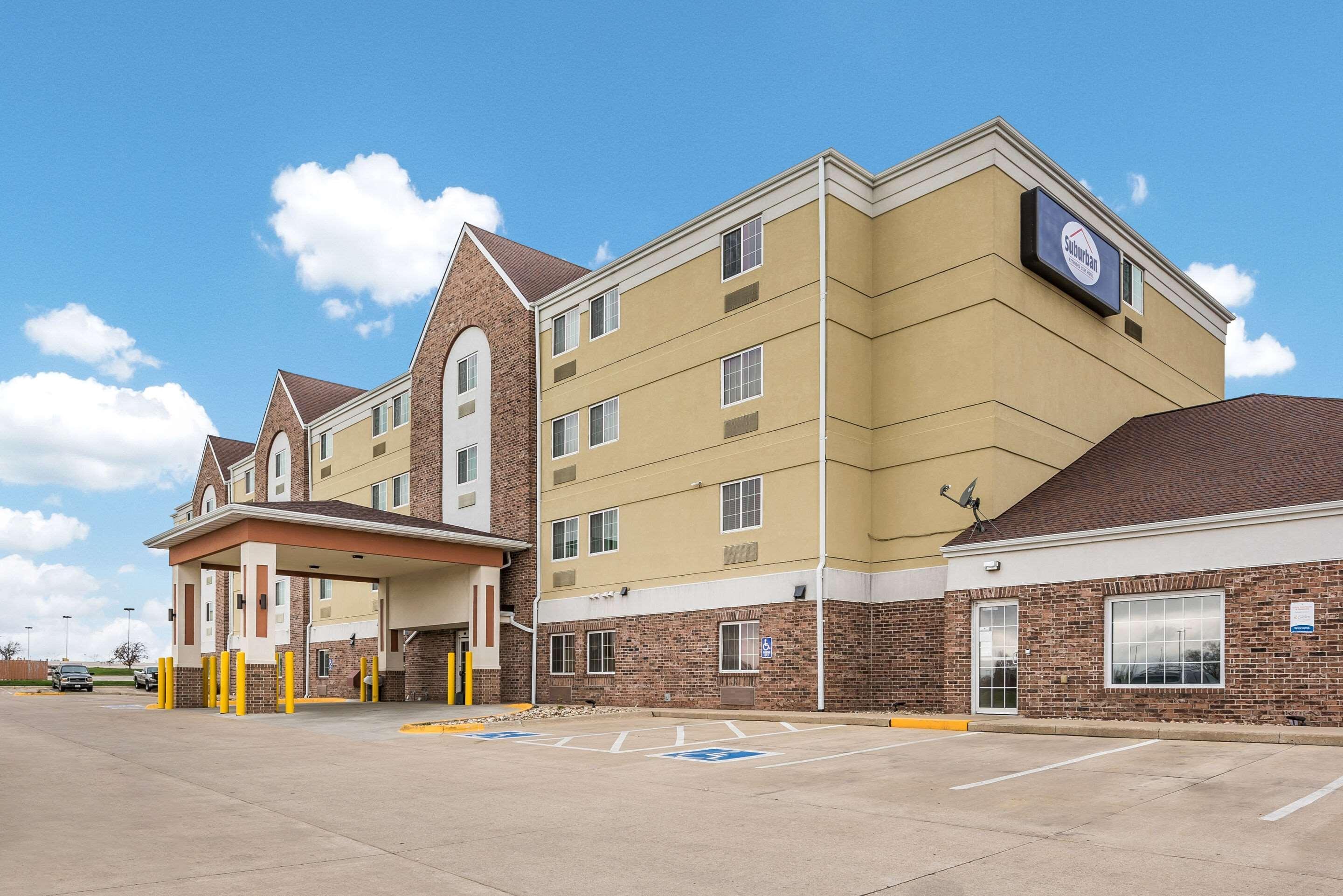 Suburban Extended Stay Hotel Waterloo - Cedar Falls - Cedar Valley Bagian luar foto