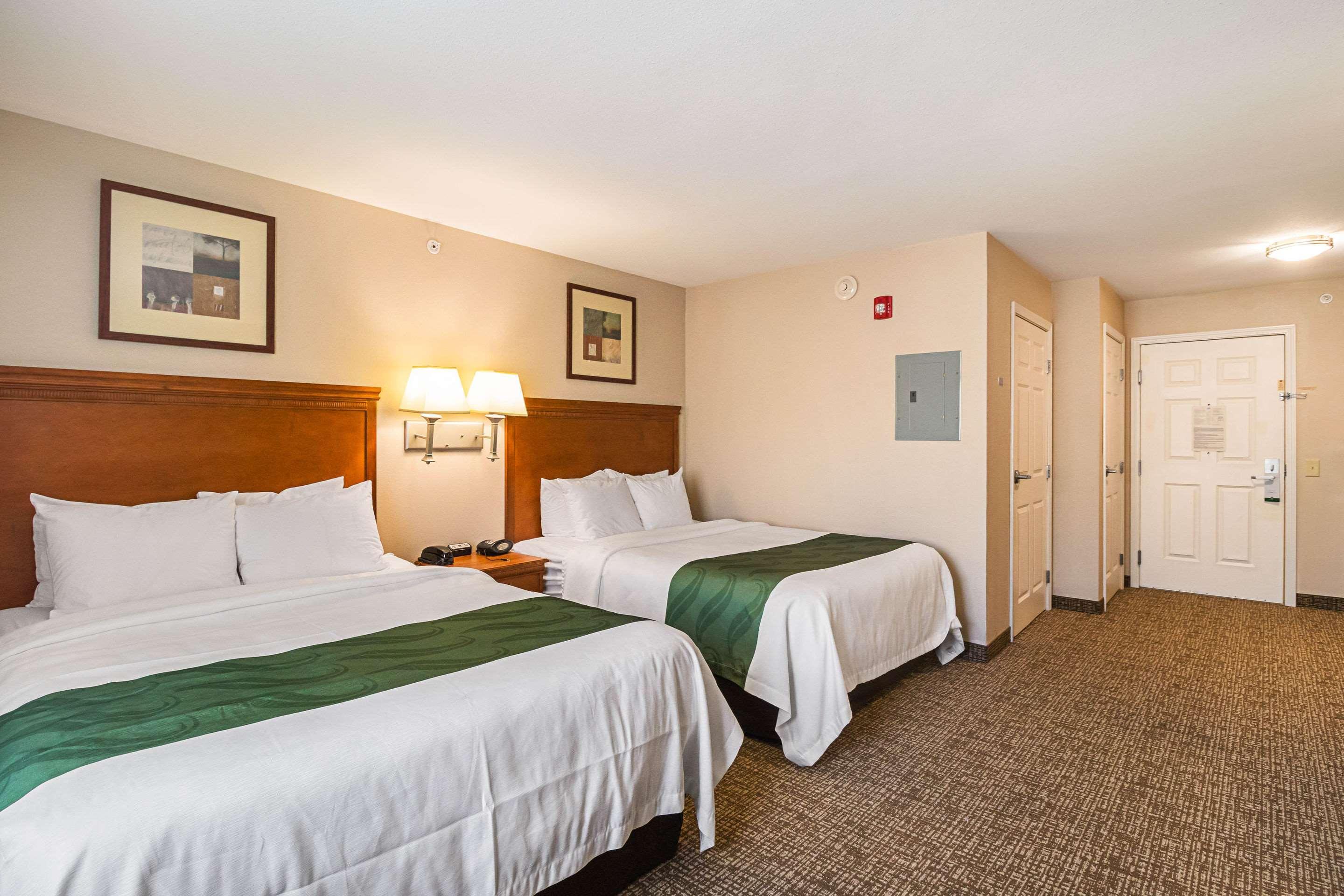 Suburban Extended Stay Hotel Waterloo - Cedar Falls - Cedar Valley Bagian luar foto